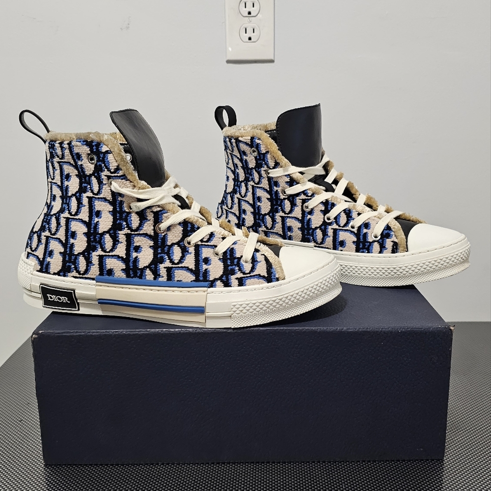 DIOR B23 HIGH-TOP SNEAKER. Beige, Black and Navy Blue Dior Oblique Tapestry - Picture 3 of 16
